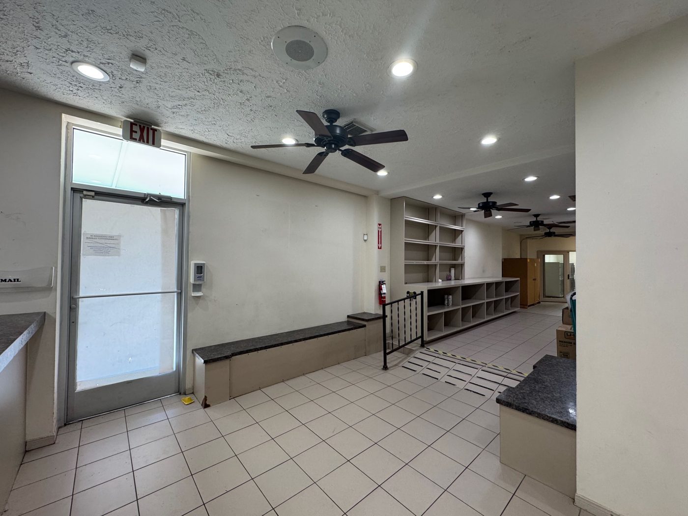 Retail lobby and waiting area